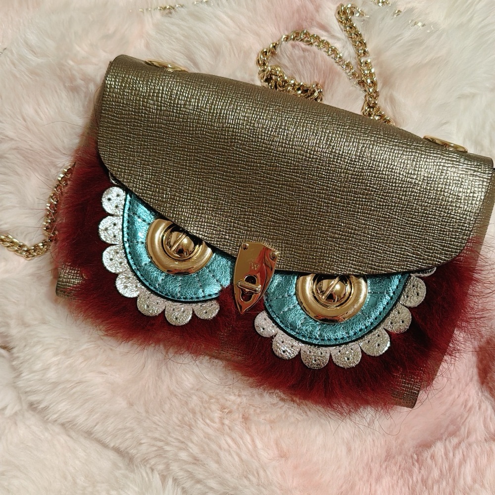 Designers brand crossbody bag from Wan Accessory